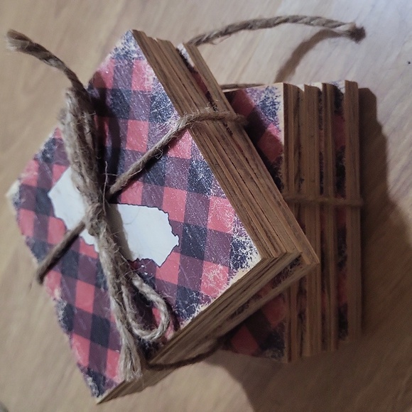 8 buffalo wood plaid distressed map coasters - Picture 3 of 5